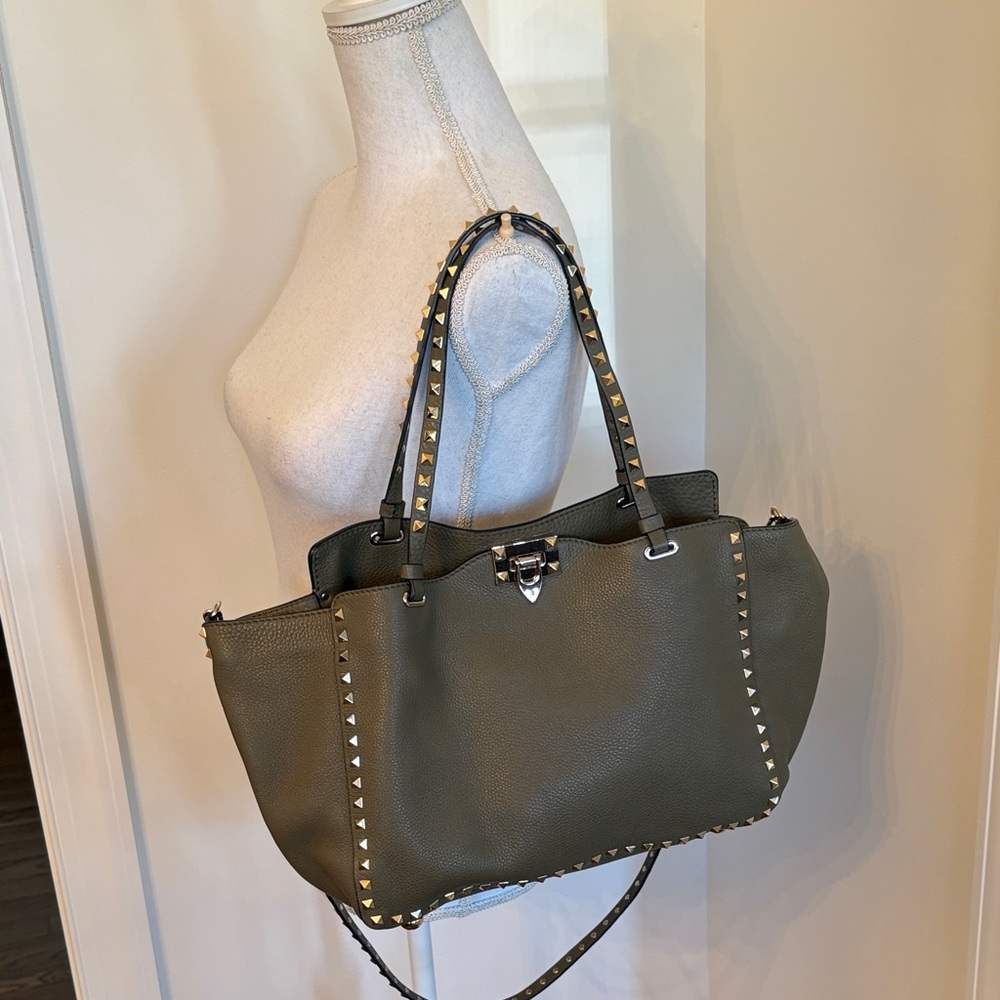 Authentic women’s Valentino studded tote bag in great condition only used once.